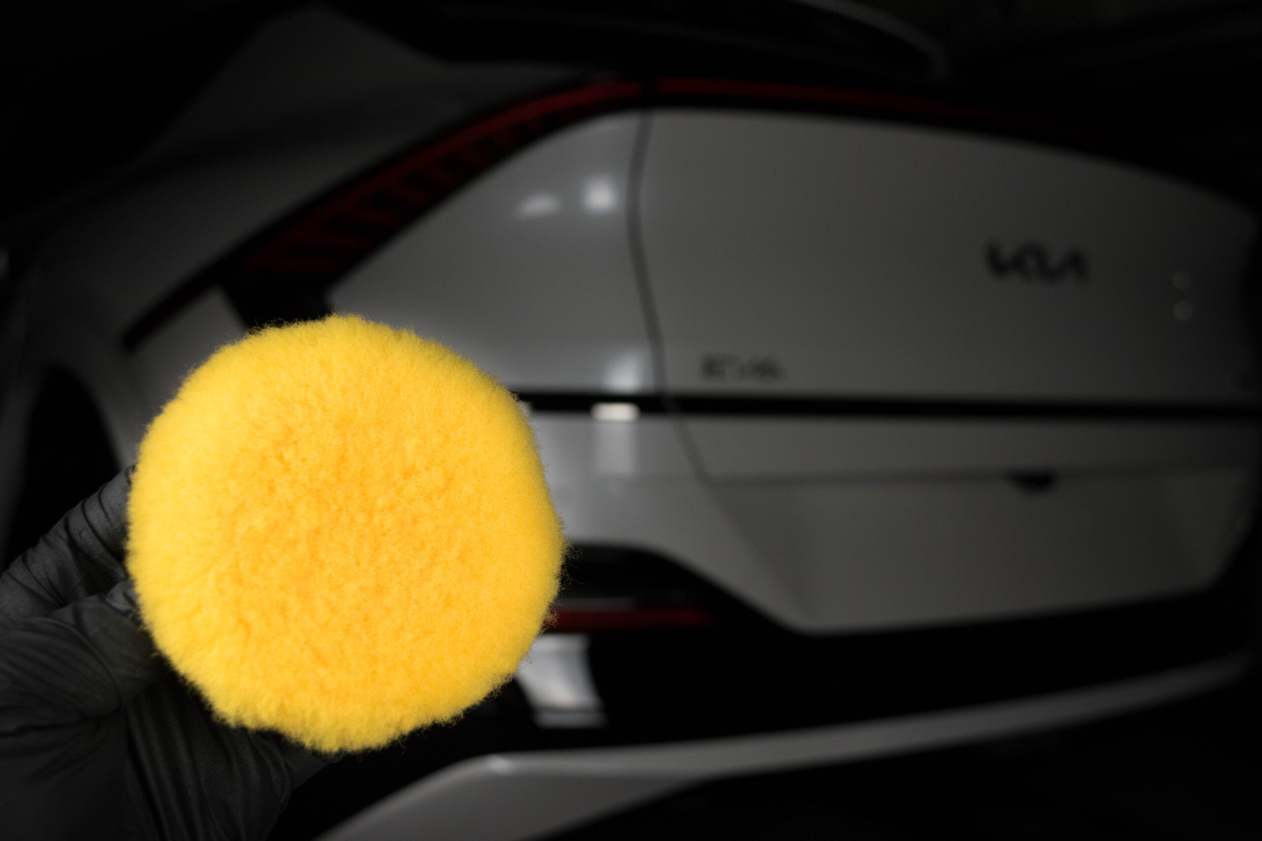 Tampon ultra durable jaune en laine d'agneau pour polissage (Grade: coupe) 3 Tampon ultra durable jaune en laine d'agneau pour polissage (Grade: coupe) – Image 3